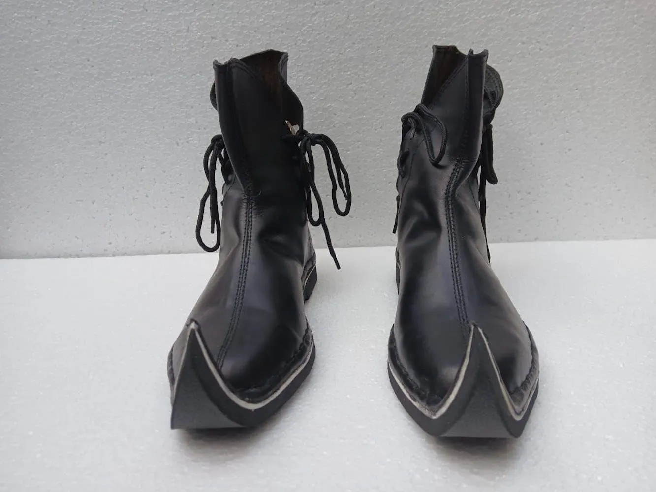 AnNafi® Medieval Pointed Boots Pure Leather For Unisex | Renaissance Lace-Up Roman Black Boots | Western Men Leather Loafer Shoes Viking SCA LARP Cosplay | Pirate Viking Shoe