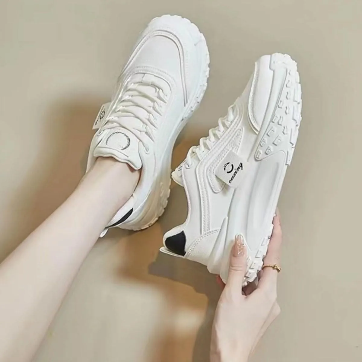Chunky Sneakers for Women Walking Shoes with 1.8-Inch Thick Sole - Comfortable and Versatile