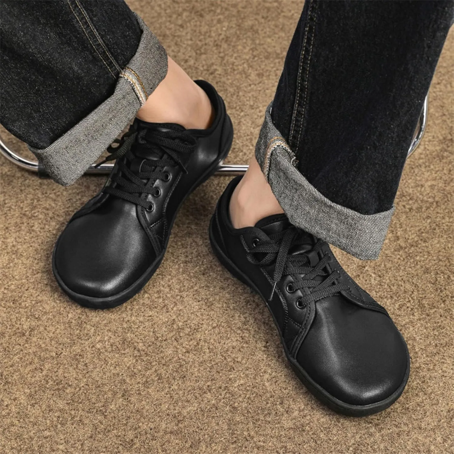Couple Style Men's and Women's Solid Color Strap Leather Casual Shoes Large Size Barefoot Shoes Slip on Moccasins Men