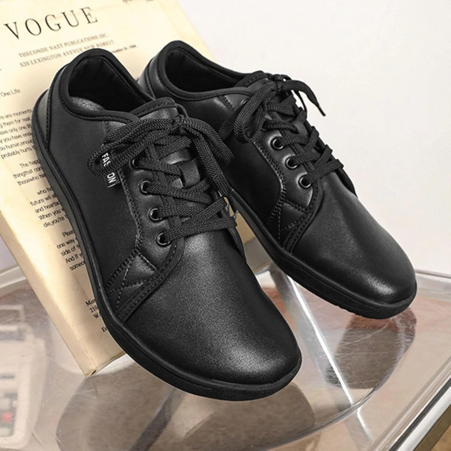 Couple Style Men's and Women's Solid Color Strap Leather Casual Shoes Large Size Barefoot Shoes Slip on Moccasins Men