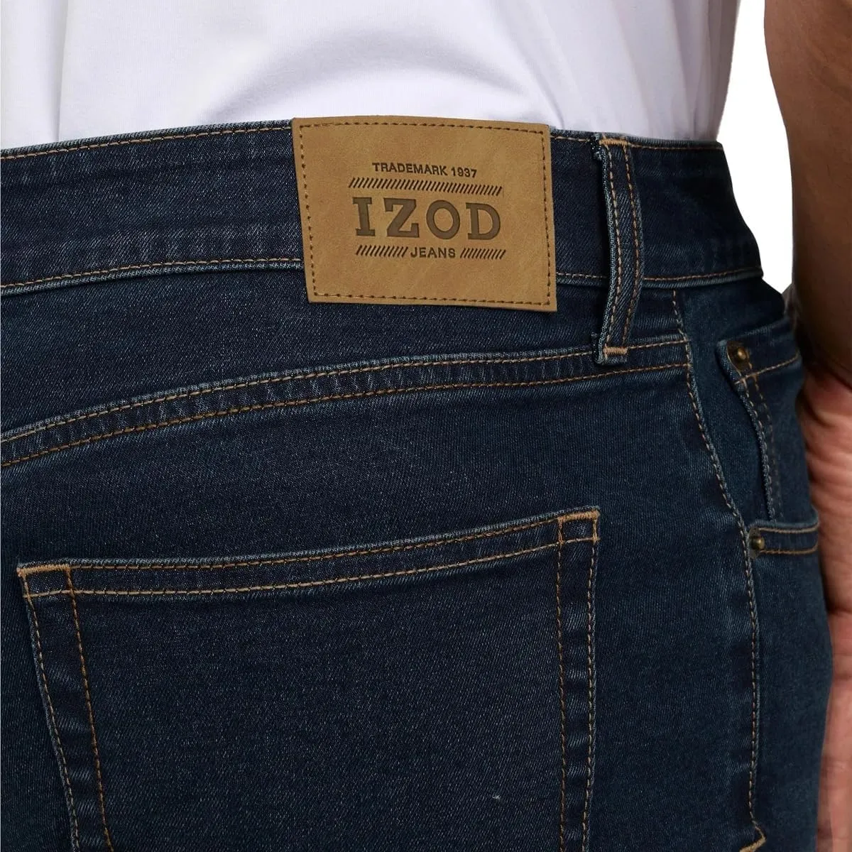 IZOD Men’s Straight Fit Classic 5-Pocket Style Jean