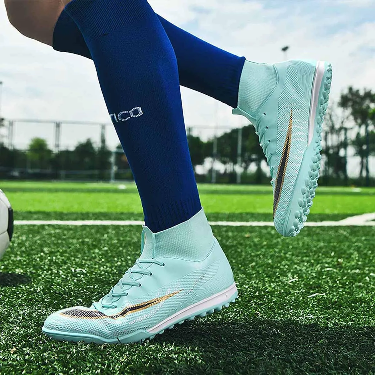 MEBAMY Soccer Cleats for Mens Rubber Sole Football Boots Comfortable Outdoor Soccer Shoes for Women Non-Slip Speed Leather Football Boots