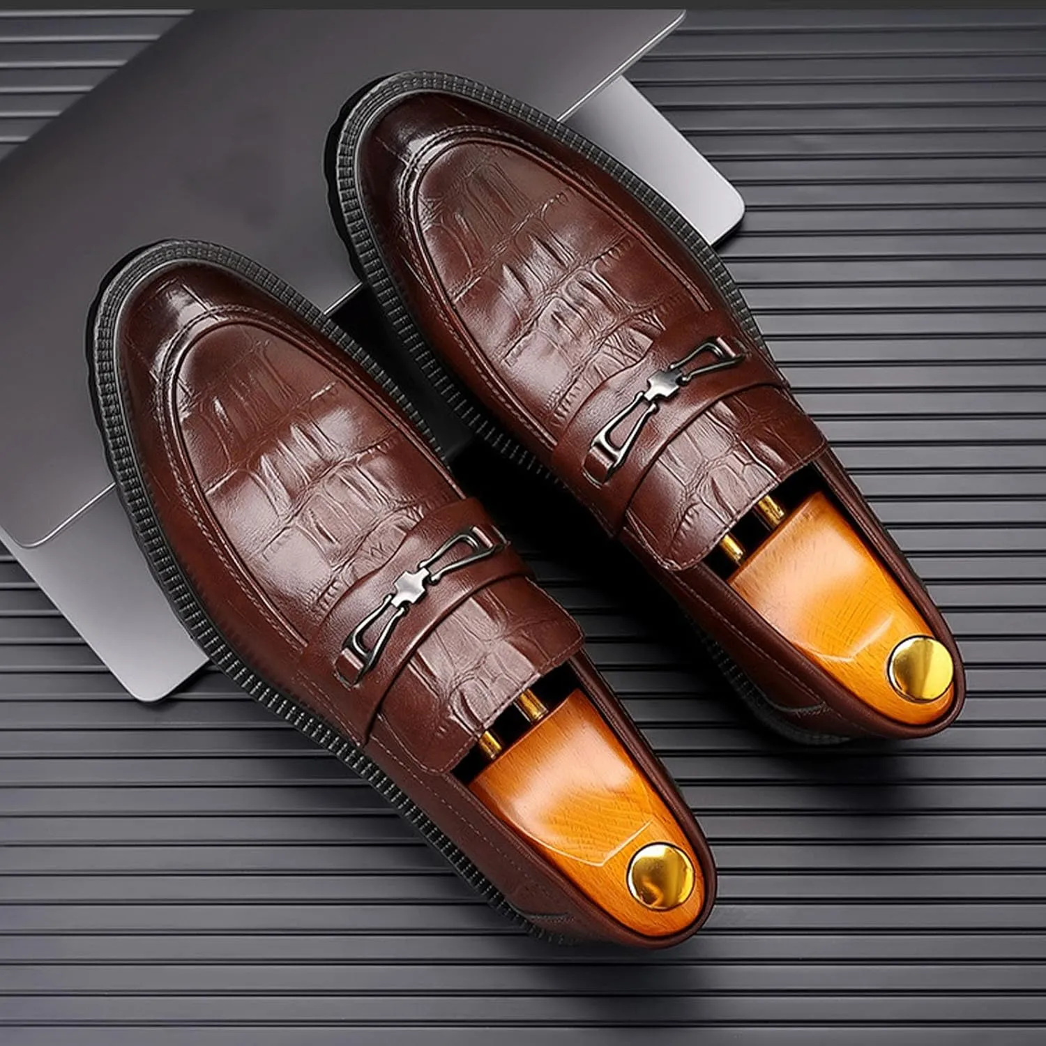 Men's Classic Leather Print Chunky Low Heel Loafers Retro Round Toe Comfortable Lightweight Lug Sole Platform Anti-Slip Low-Top Slip-Ons Business Dress Shoes for Office Party Walking Formal