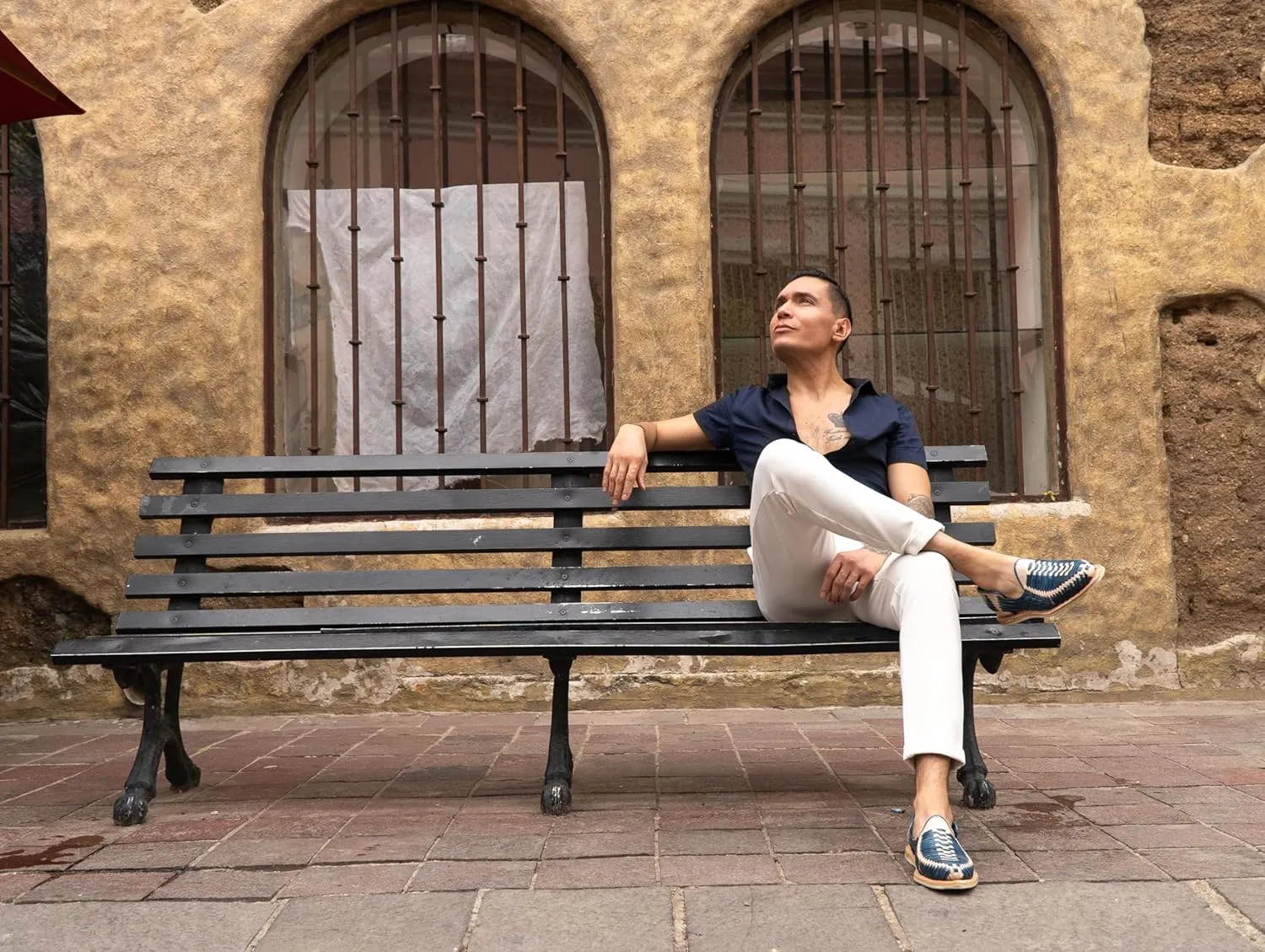 Mexico en la Piel Leather Shoes for Mens in Black and Beige Color