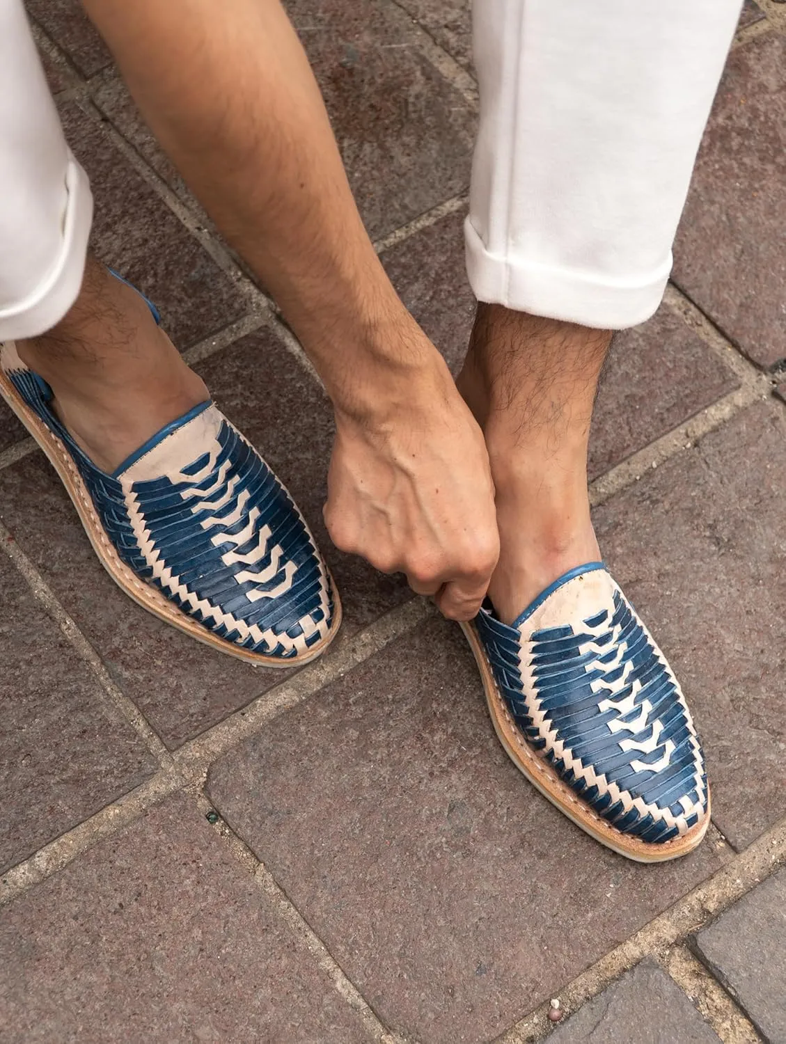 Mexico en la Piel Leather Shoes for Mens in Black and Beige Color