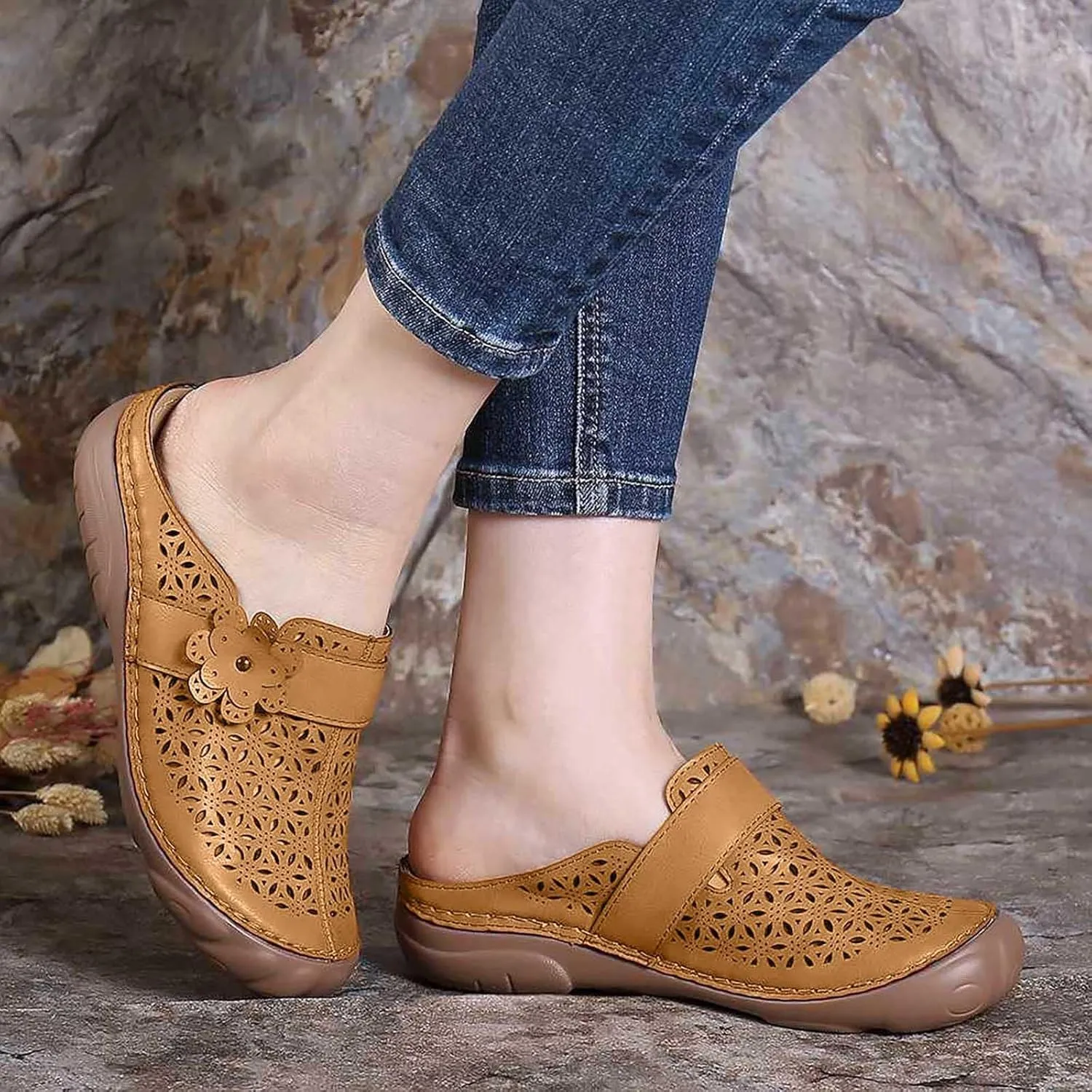 oiangi Womens Flower Hollow Wedge Sandals Summer Casual Baotou Closed Toe Slip on Slipper Lightweight Comfortable Ladies Outdoor Beach Shoes Slides