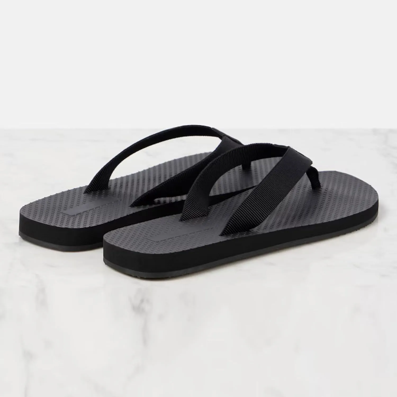 Rubber Thong Sandals for Women Beach Flip Flops Casual Comfortable Slip On Flat Sandals Ladies Slides Slipper