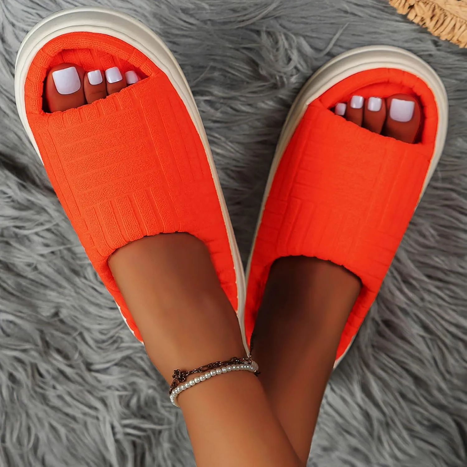 SBGMoSJ Indoor House Slippers Cute Mens Winter Outdoor Slippers Bedroom Shoes for Ladies Comfy Slippers for Women Non Slip Outdoor Christmas Lights Gifts for Women 2023