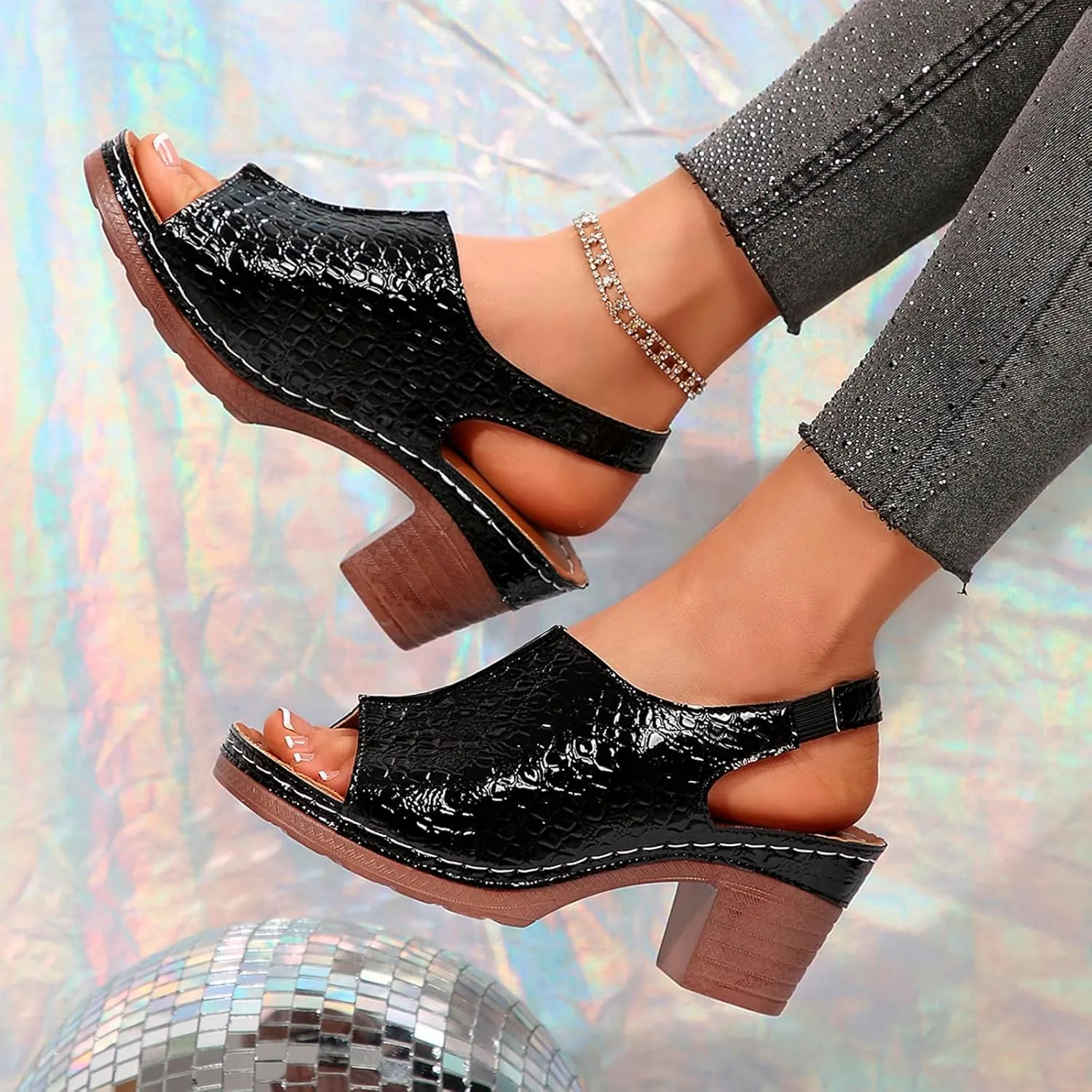 Summer Sandals For Women 2025 Comfortable Gold Summer Shoes Women Fashion Slide On Shoes Platform Flats