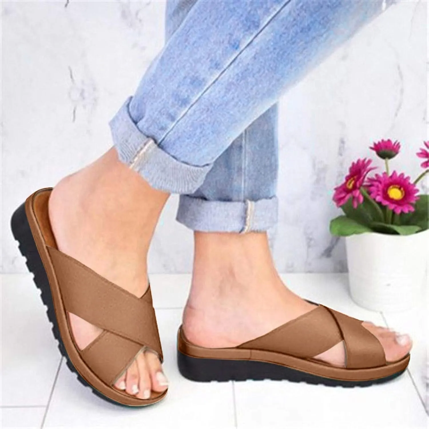Womens Cross Straps Wedge Sandals Solid Comfortable Non-Slip Flat Shoes Summer Casual Open Toe Slip-on Slippers Trendy Beach Sandals Flip Flops